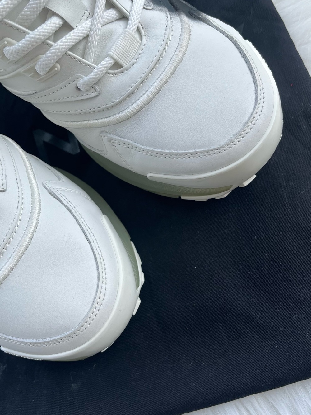 Givenchy x Chito GIV 1 Runner Sneakers SZ 9 US - Picture 3 of 12